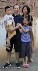 Li Yingqiang and family