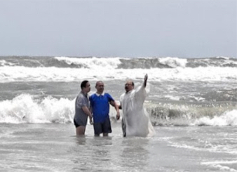 CHINA: Christians harassed after baptism on beach