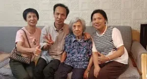 Deng Tianyong with family