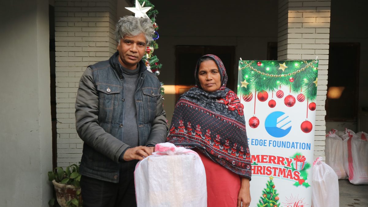 PAKISTAN: Christmas Aid Distribution