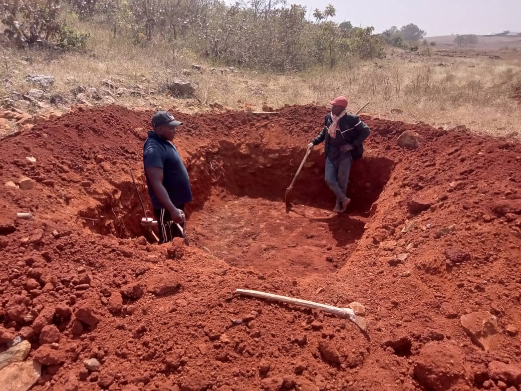 Bokkos grave being dug