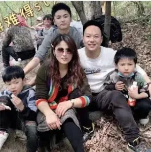 Wan Changchun and family