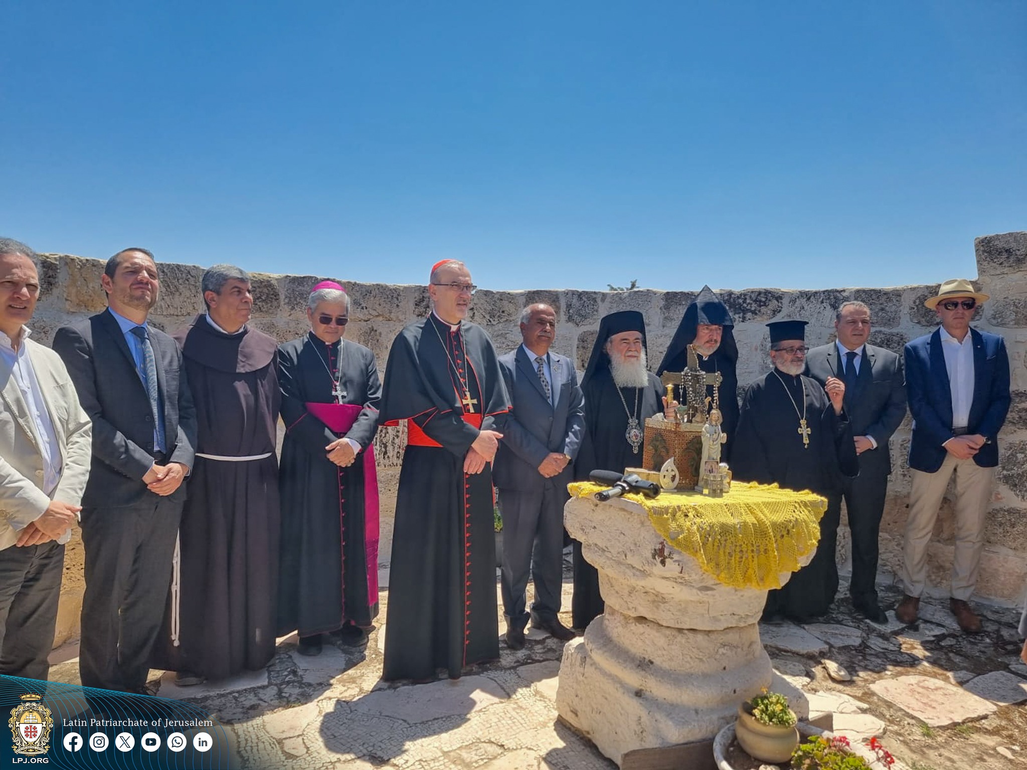 Clerical visit to Taybeh (LPOJ)