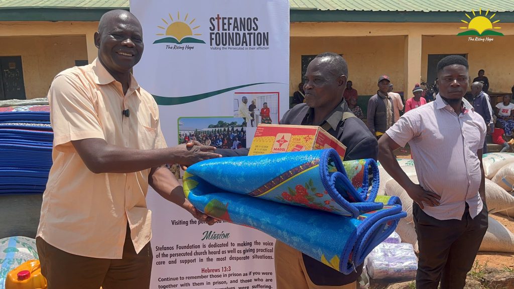 Stefanos Foundation handing over aid