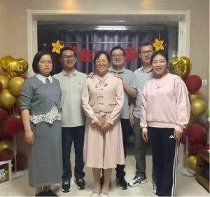 Linfen leaders with their wives